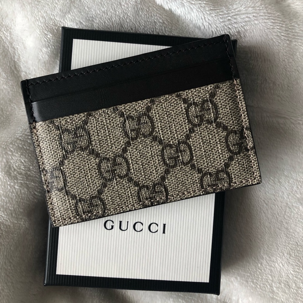 Gucci Supreme Card Holder